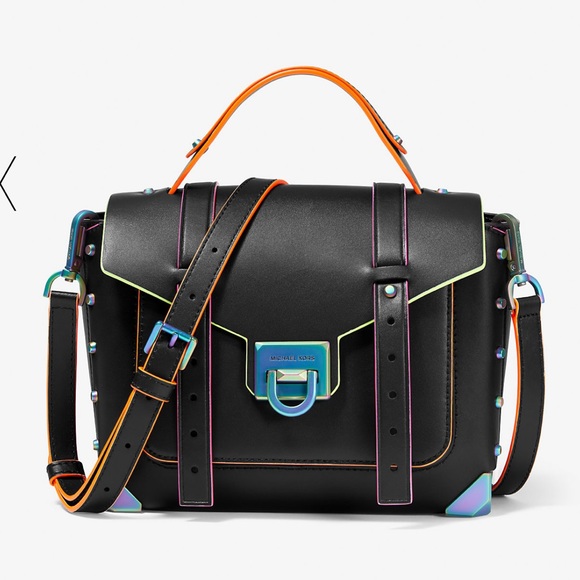 MICHAEL KORS OUTLET - Picture 3 of 6